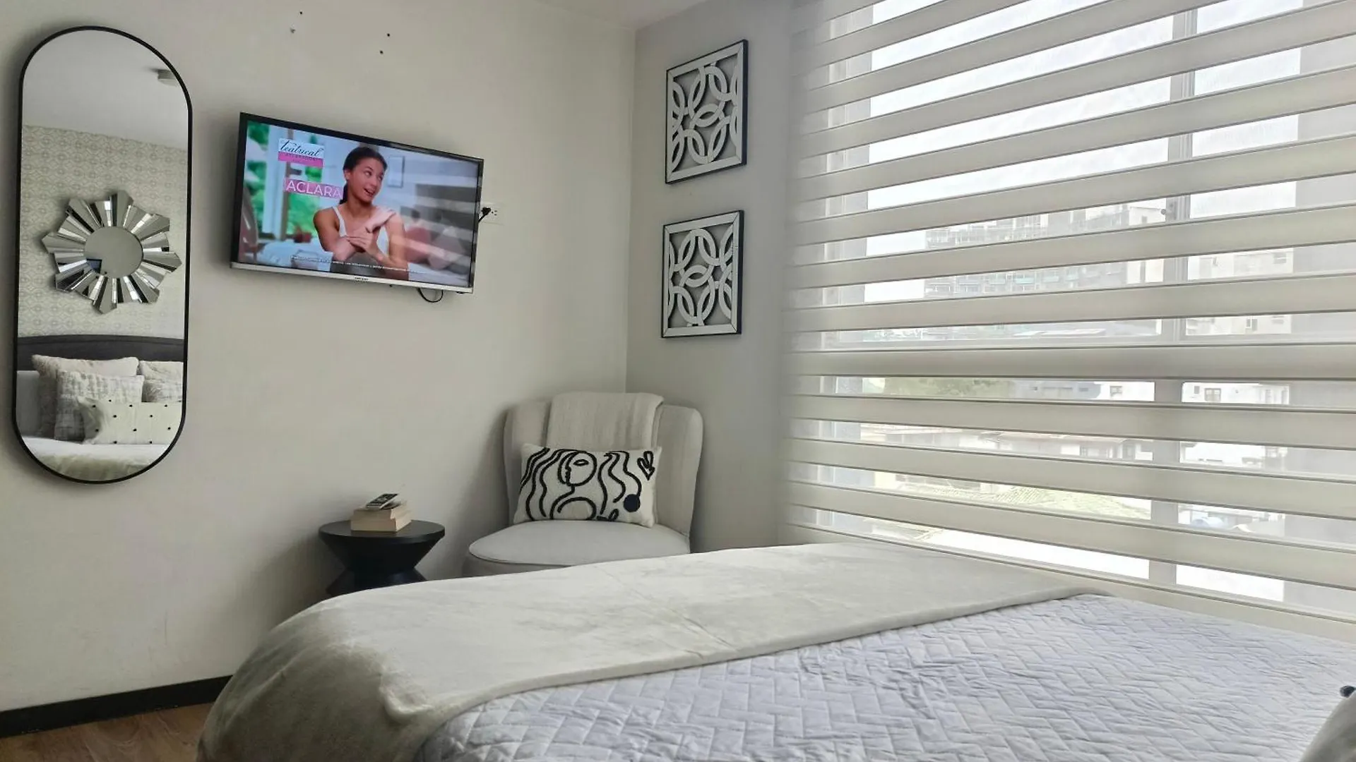 Like A Home With Balcony - 7Th Floor - Parking - Gym Quito Ecuador