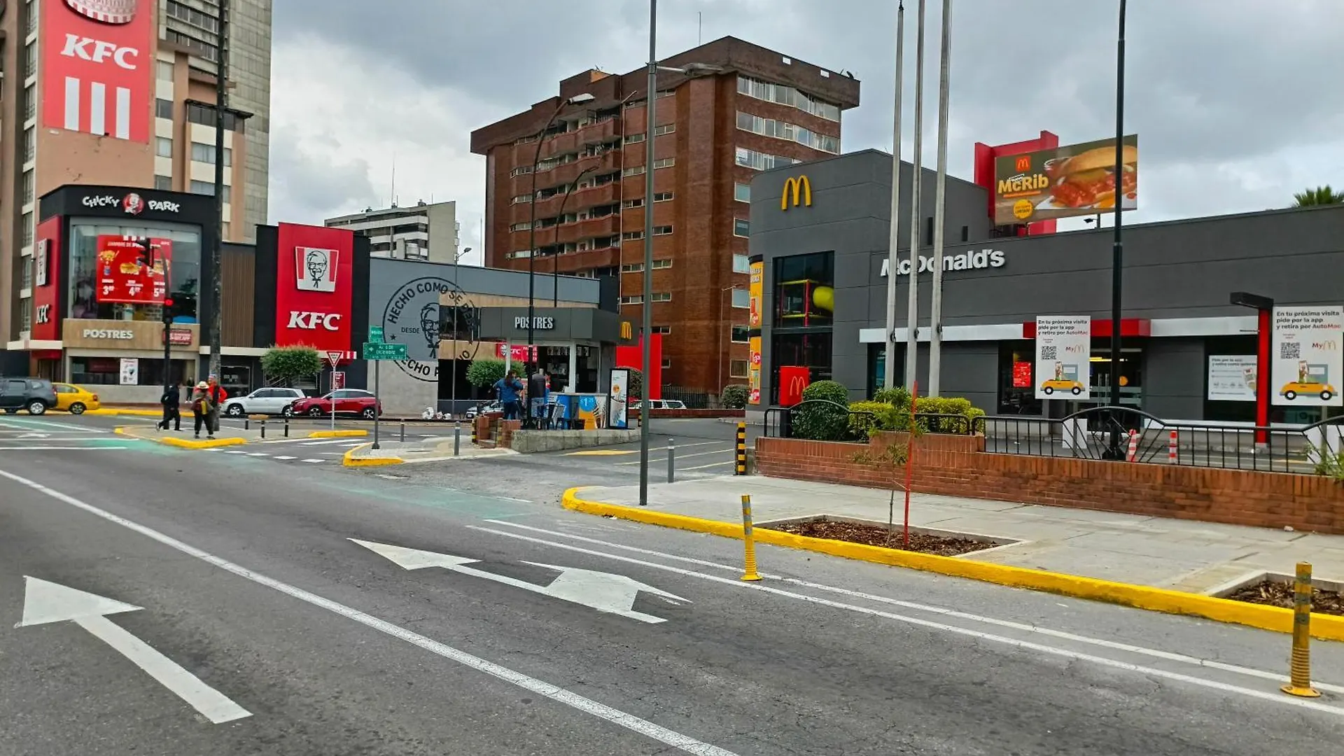 Like A Home With Balcony - 7Th Floor - Parking - Gym Quito 0*,  Ecuador