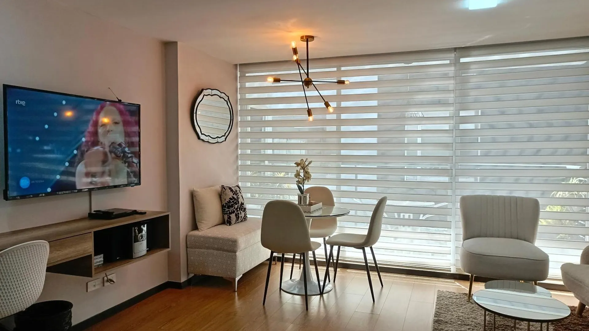 Apartment Like A Home With Balcony - 7Th Floor - Parking - Gym Quito